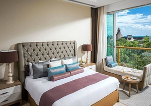 GRAND LUXXE THREE BEDROOM SPA SUITE