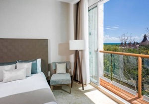 GRAND LUXXE THREE BEDROOM SPA SUITE