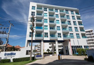 Grandblue Condo by malai