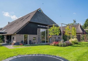 Grandeur Farmhouse in Dwingeloo at a National Park