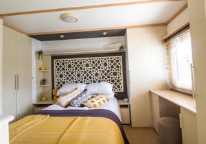 Great 6 berth caravan at a brilliant holiday park, Manor Park ref 23038S