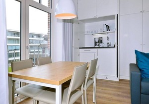 Great apartment on the North Sea beach with direct sea view, balcony and beach chair!