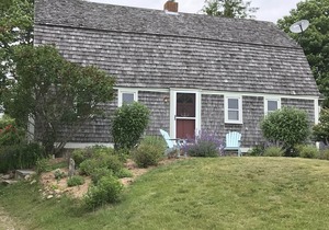 Great Location- Private Yard - Oldest House on Block Island