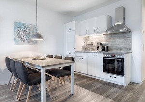 Great penthouse for 6 people over two floors with sea views and two bathrooms -