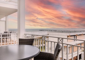 Great penthouse for 6 people over two floors with sea views and two bathrooms -