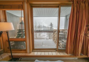 Great Ski Mt views! Short walk to ski lifts, large condo Sleeps 12!