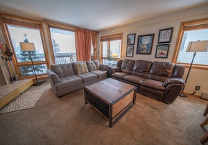 Great Ski Mt views! Short walk to ski lifts, large condo Sleeps 12!