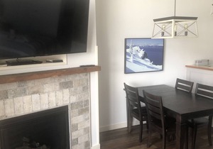 Great top floor studio. Totally remodeled Fall 2021.
