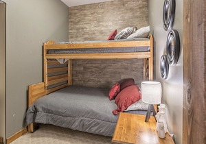 Ground Floor Condo - Summer Special: Get 1 Night FREE - just ask us for details
