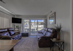 GROUND FLOOR! End Unit, Resort Side, All Access!