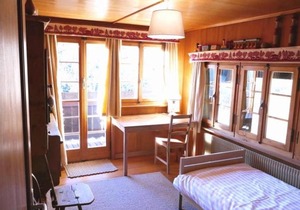 Gstaad Apartment Sleeps 9 WiFi