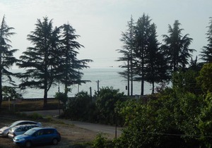Guest House With Yard in Makhinjauri