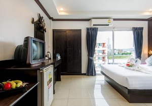 Hallo Patong Hotel(SHA Certified)