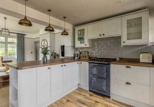 Harbour Escapes | Charming Cottage with an acre in Dorset Countryside