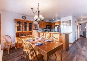Hauts-Bois Ski In/Out 2brs w/Pool Access (197-9)