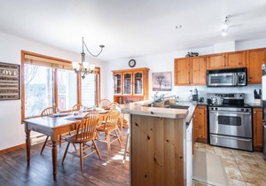 Hauts-Bois Ski In/Out 2brs w/Pool Access (197-9)
