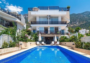 Hayâl Apartment Kalkan, contempory 3 bed duplex with private pool