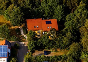 Helle Ferienwohnung für bis zu Vier Personen mit Balkon