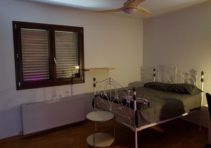 High spec, and luxurious apartment. Fast Wifi and Italian furniture.