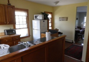 Historic 2 Bedroom (sleeps 6) Tastefully Decorated, ~AC~Apartment