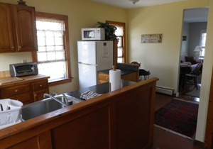 Historic 2 Bedroom sleeps 6 Tastefully Decorated, ~AC~Apartment