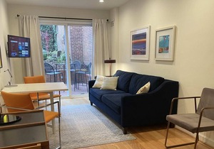 Historic Georgetown Rowhome ~ Slps 5!