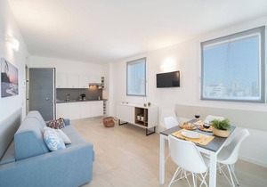 Holiday apartment mit Klimaanlage und Balkon