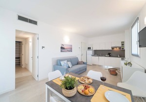 Holiday apartment mit Klimaanlage und Balkon