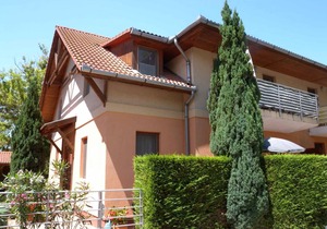 Holiday apartment only 30 meters from the beach