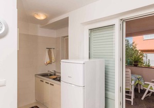 Holiday apartment 250 m from the beach