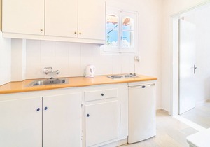 Holiday Apartment "Ariel Studio 4" with Balcony, Shared Terrace & Wi-Fi