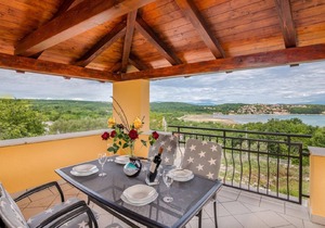 Holiday apartment Dobrinj for 2 - 5 persons with 2 bedrooms - Holiday house