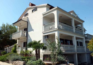 Holiday apartment with 15 sqm balcony and sea view