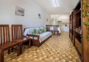 Holiday Apartment Villas Brites nº3 with Balcony, Shared Pool & Wi-Fi