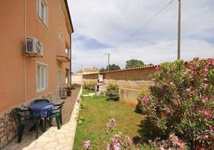 Holiday apartment with sea view