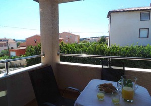 Holiday apartment with sea view