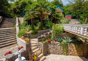 Holiday apartment with panoramic sea views