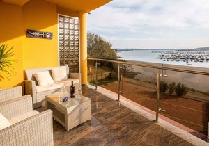 Holiday apartment with air conditioning