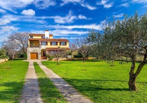 Holiday apartment with air conditioning