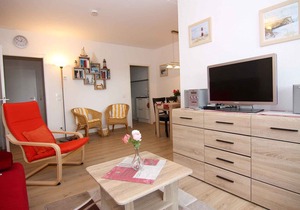 Holiday apartment with balcony only 200 m from the Baltic Sea beach