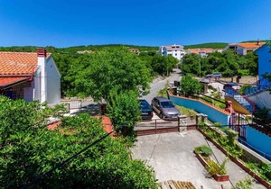 Holiday apartment with balcony and air conditioning