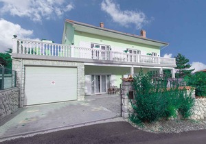 Holiday apartment with Pool
