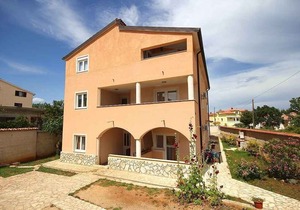 Holiday apartment with sea view