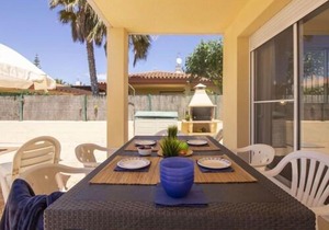 Holiday Home 1 Casas