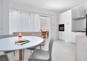 Holiday Home "Cormorani - Appartamento 3" Near the Beach with Sea View & Garden