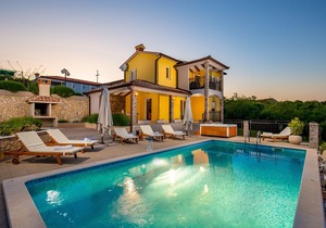 Holiday home for 8 guests with 145m² in Labin (122494)