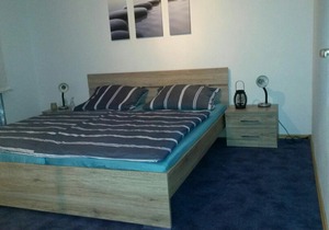 Holiday home for up to 8 people and enclosed garden, dogs welcome.