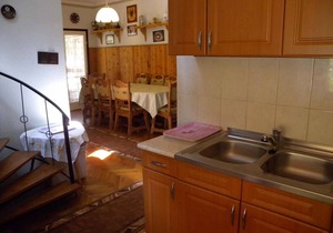 Holiday home with Wi-Fi and air conditioning