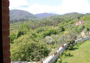 Holiday home in Canossa with Swimming Pool, Garden, Barbecue