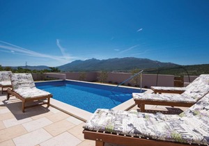 Holiday Home Koprivno-Dugopolje 01